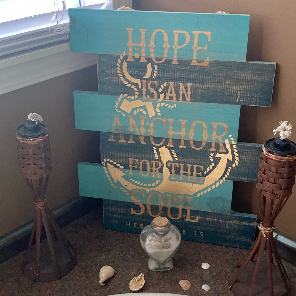 Pallet board wall decor